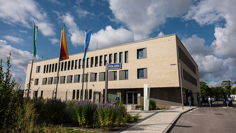 Der Eingangsbereich des Polizeireviers Borna