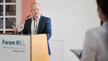 Dr. Christoph Meißelbach bei seinem Vortrag