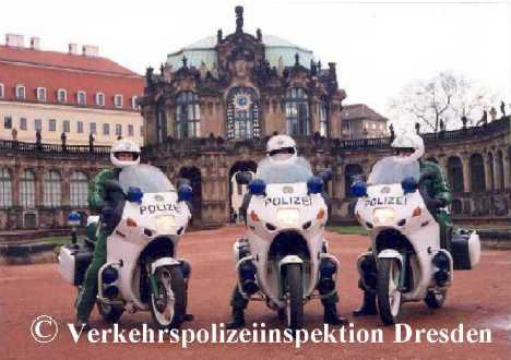 Polizeikradfahrer im Dresdner Zwinger