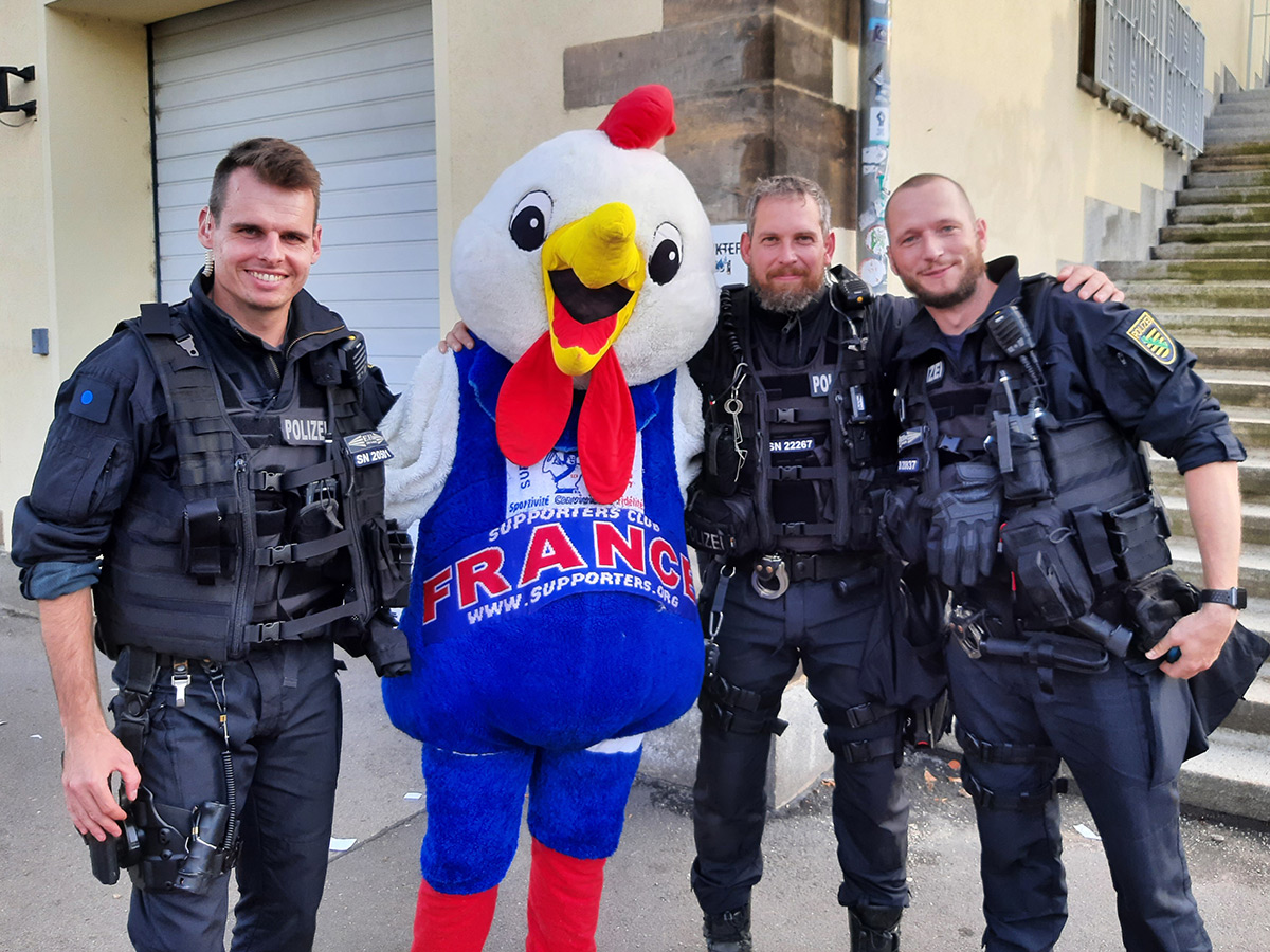 Team der Polizei Sachsen beim Einsatz in Leipzig