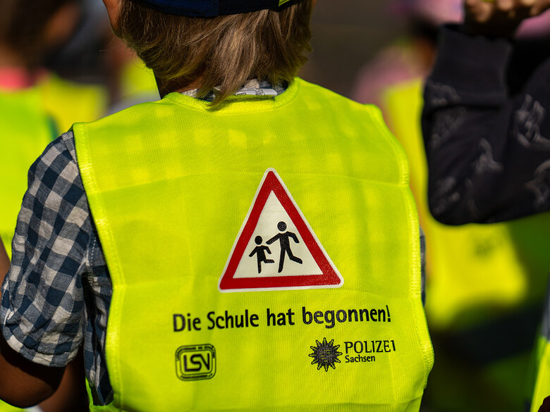 Aktionsweste: »Die Schule hat begonnen«
