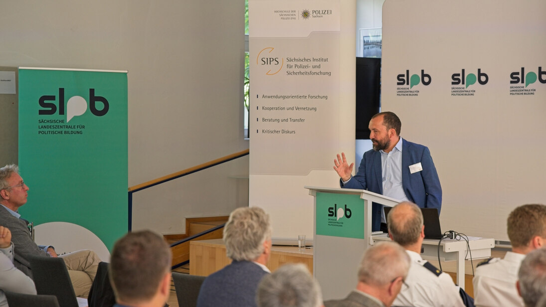 Prof. Dr. Henning Schwier